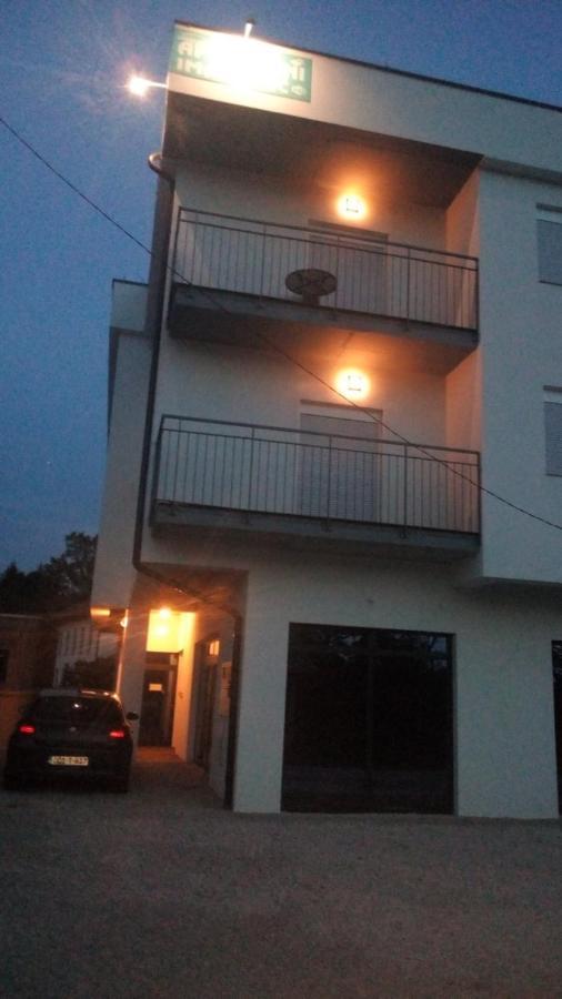 Apartmani Imamovic Dubrave Gornje Ngoại thất bức ảnh